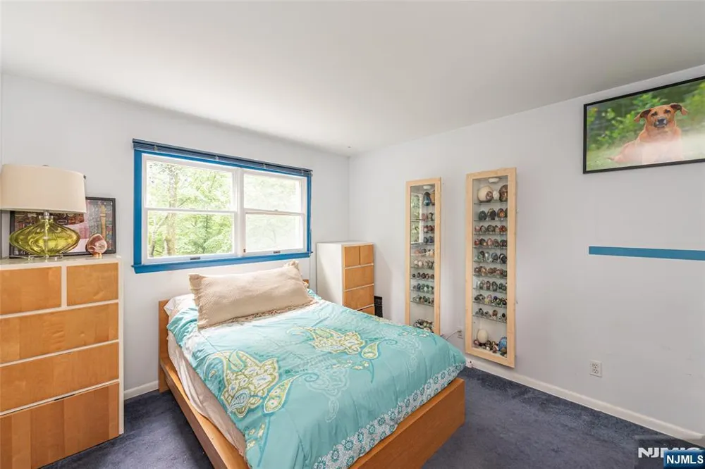 16 Pennsylvania Avenue Montvale, NJ 07645