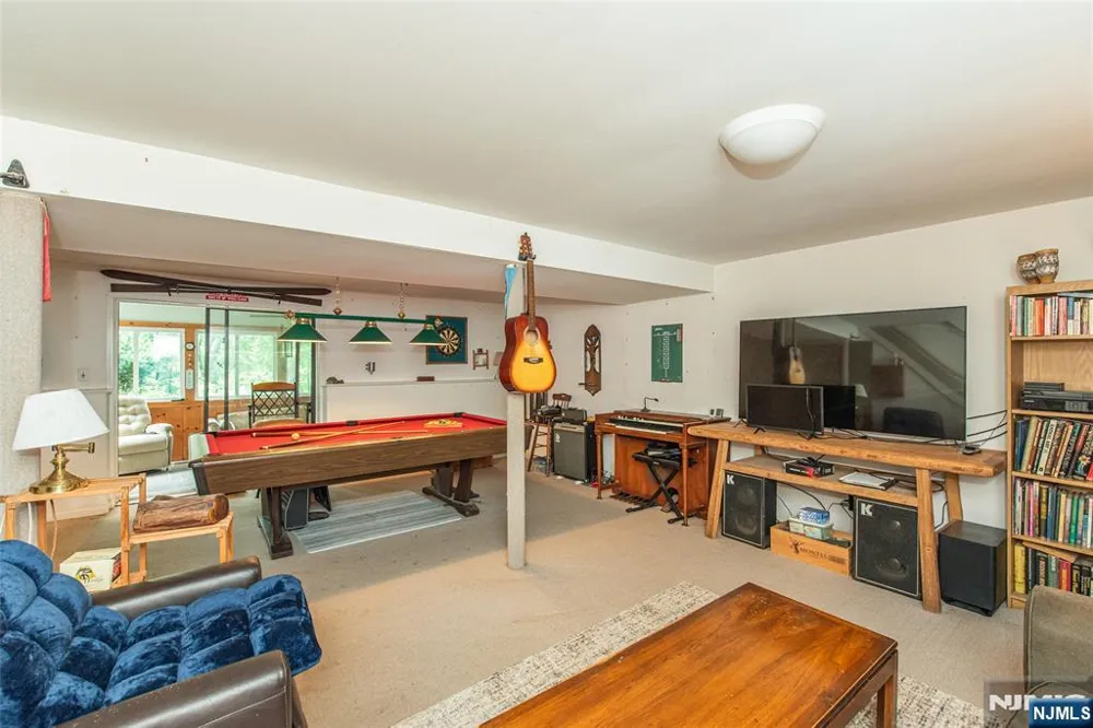 16 Pennsylvania Avenue Montvale, NJ 07645