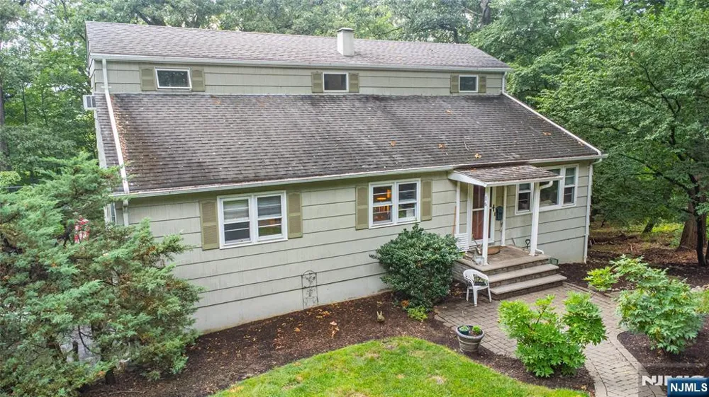 16 Pennsylvania Avenue Montvale, NJ 07645