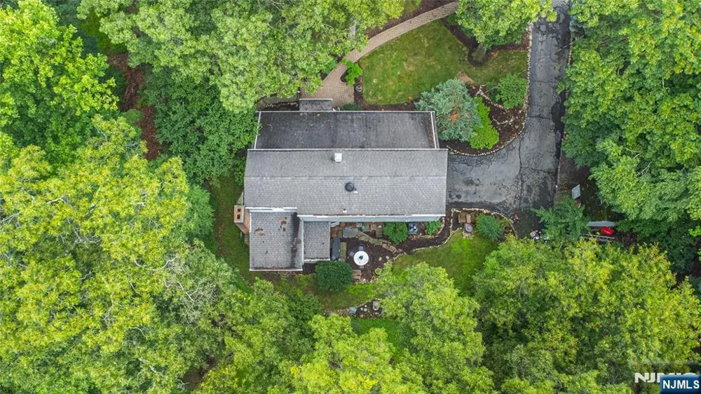 16 Pennsylvania Avenue Montvale, NJ 07645