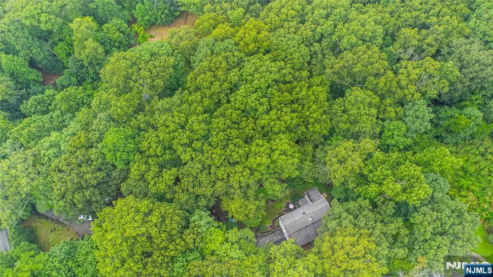 16 Pennsylvania Avenue Montvale, NJ 07645