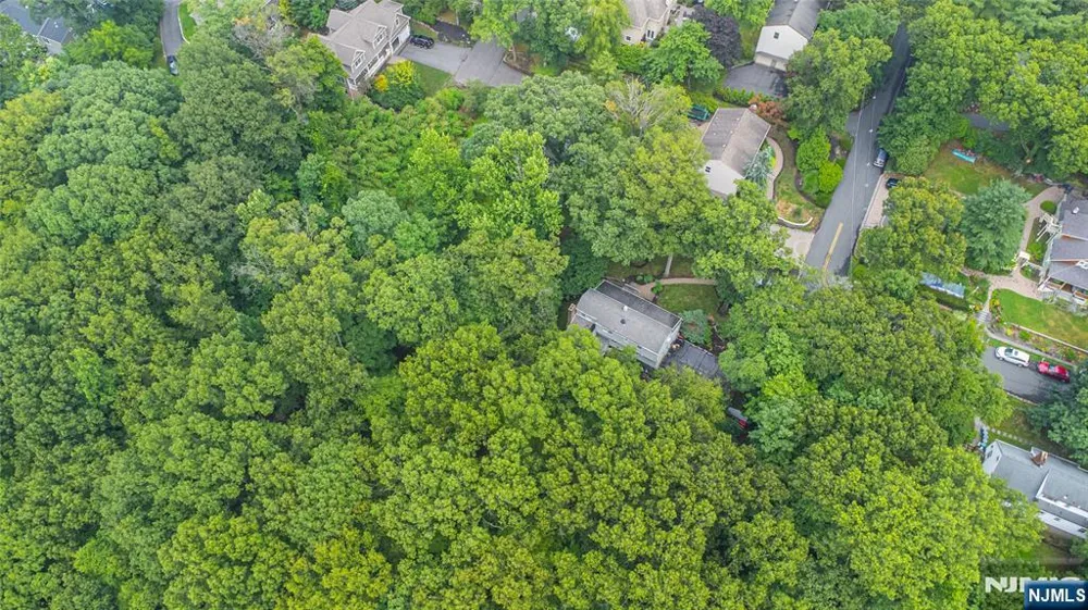 16 Pennsylvania Avenue Montvale, NJ 07645