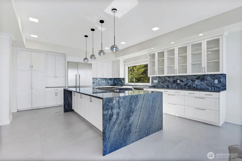 16331 Maplewild Avenue SW Burien, WA 98166