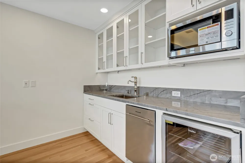 16331 Maplewild Avenue SW Burien, WA 98166