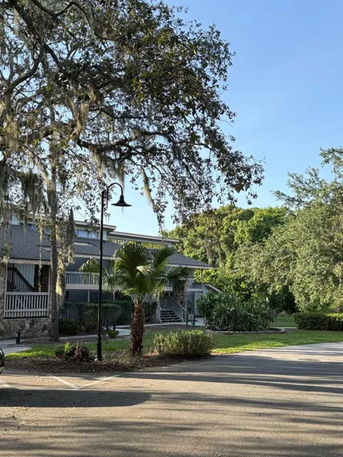 821 PINEWOOD COURT #821