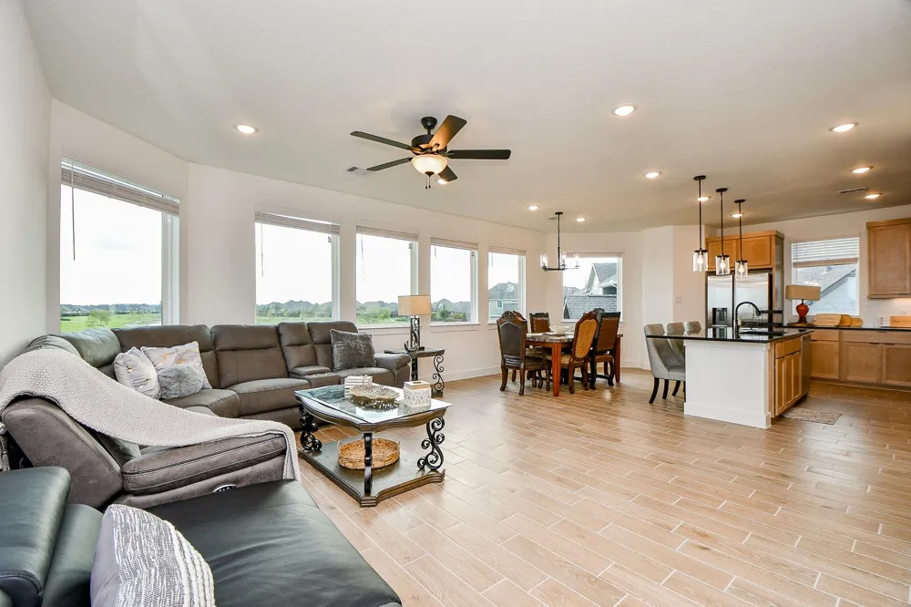 4922 Petal Trace Iowa Colony, TX 77583