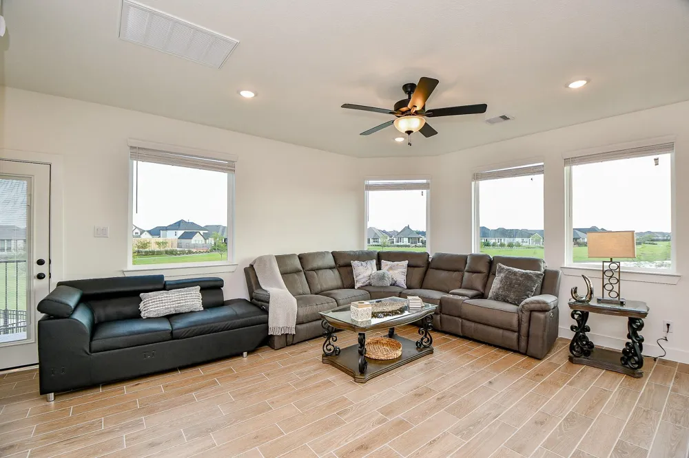 4922 Petal Trace Iowa Colony, TX 77583