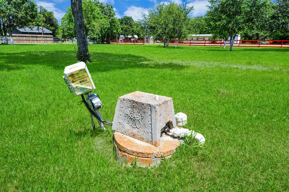 694 County Road 941 Alvin, TX 77511