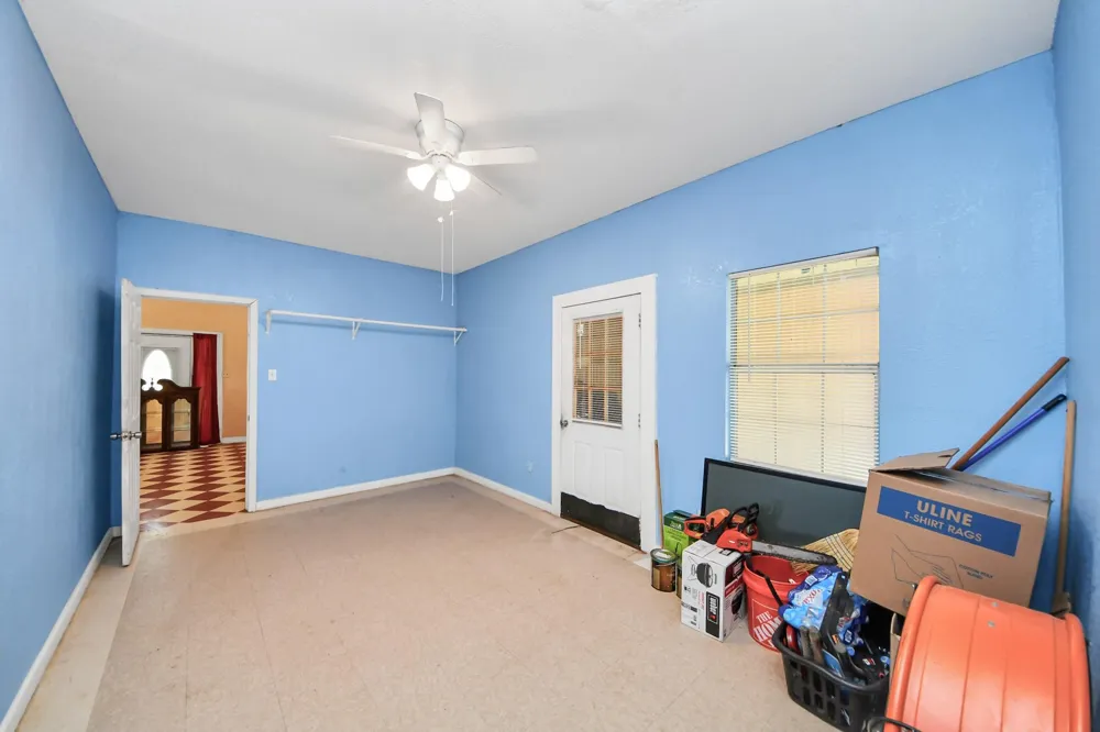 694 County Road 941 Alvin, TX 77511