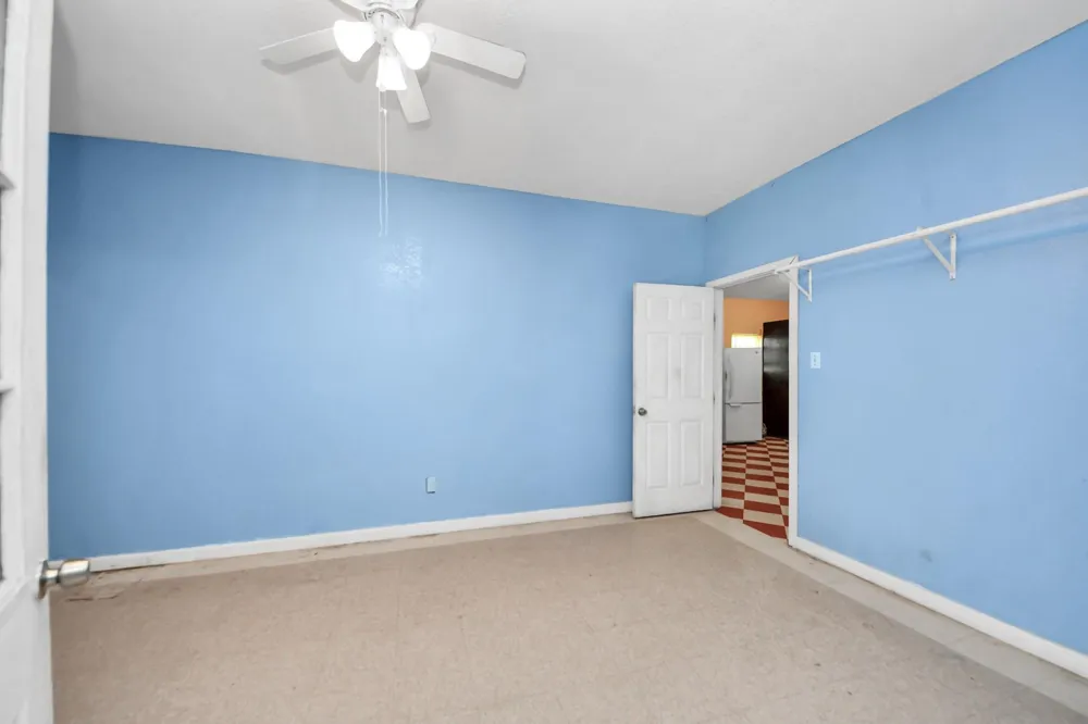 694 County Road 941 Alvin, TX 77511