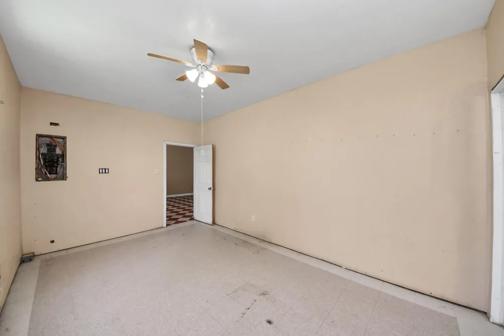 694 County Road 941 Alvin, TX 77511