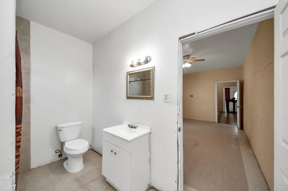 694 County Road 941 Alvin, TX 77511