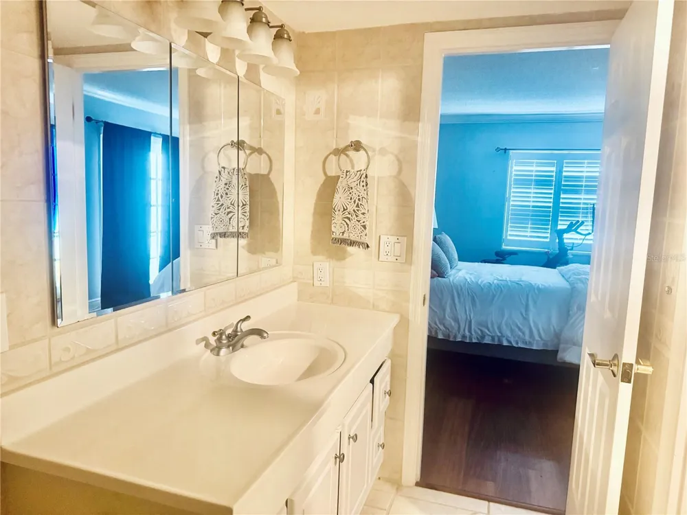 304 GOLFVIEW ROAD #PH7 North Palm Beach, FL 33408