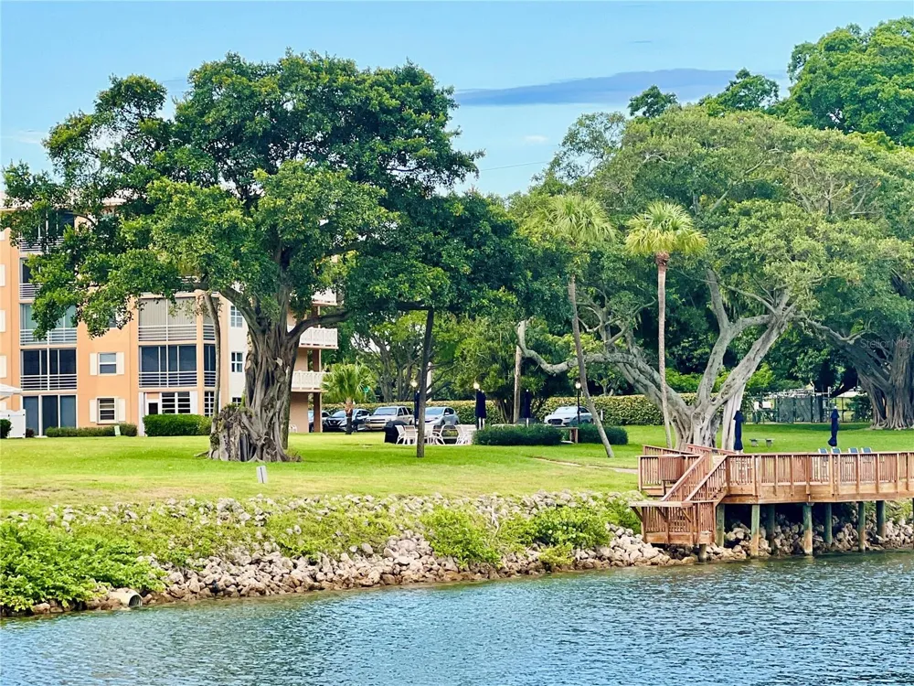 304 GOLFVIEW ROAD #PH7 North Palm Beach, FL 33408