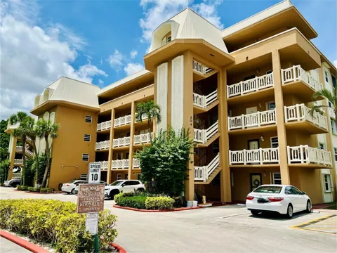 304 GOLFVIEW ROAD #PH7
