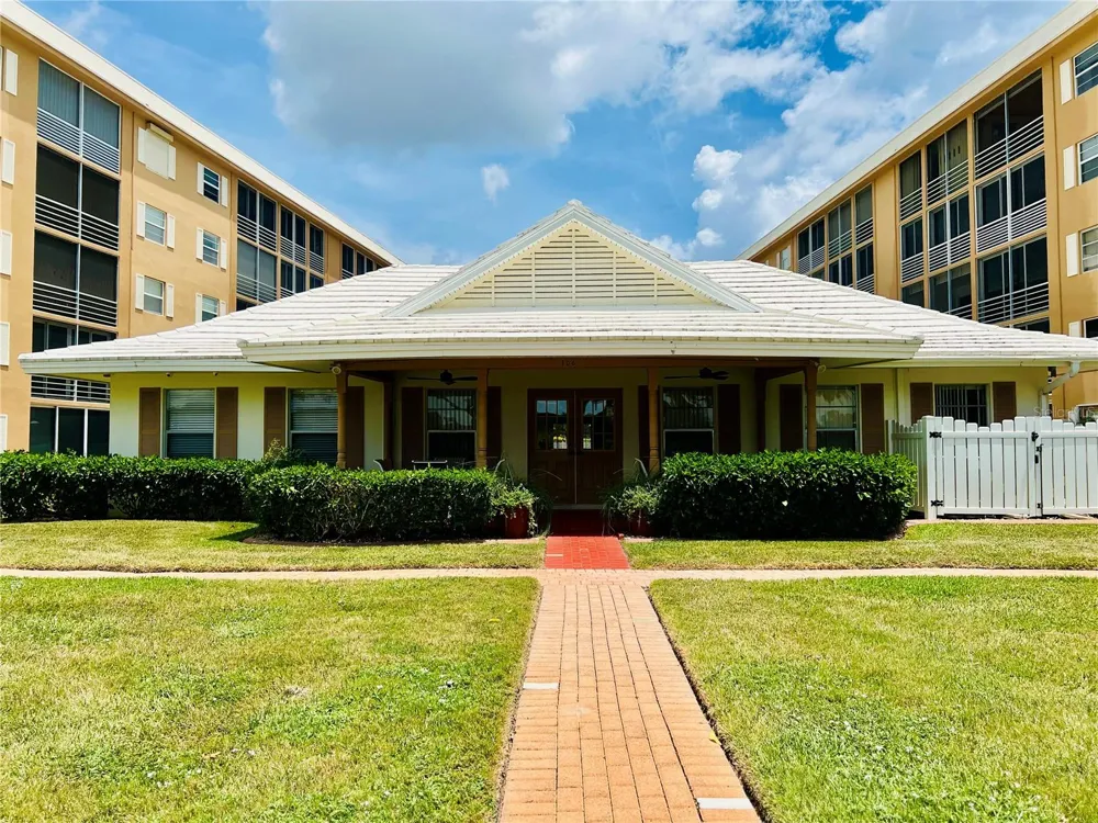 304 GOLFVIEW ROAD #PH7 North Palm Beach, FL 33408