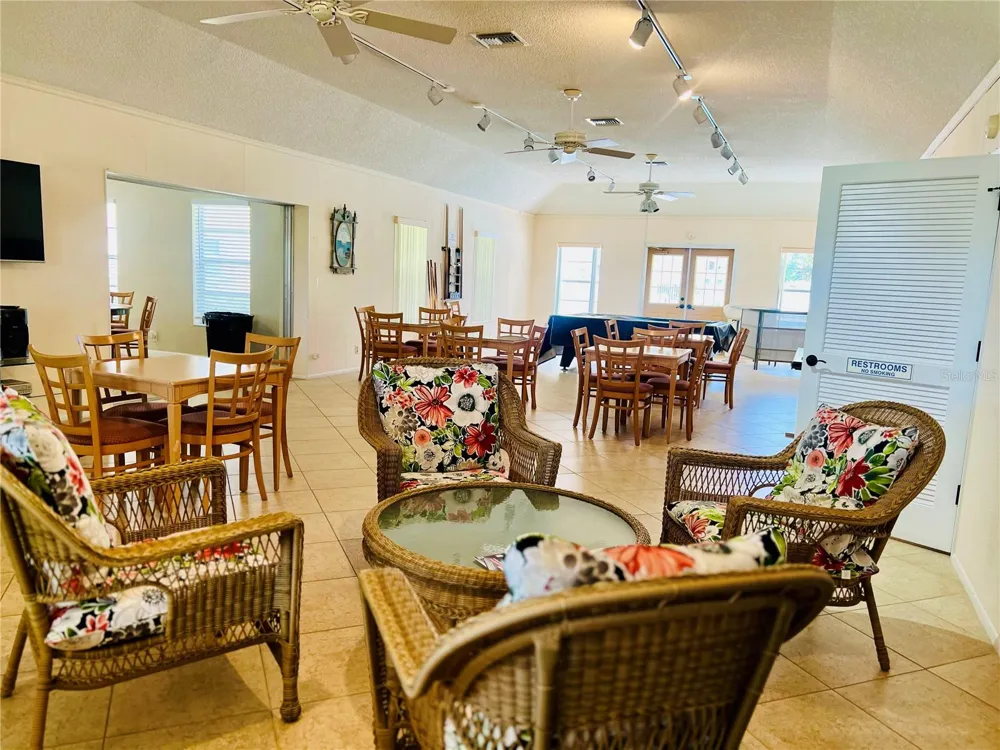 304 GOLFVIEW ROAD #PH7 North Palm Beach, FL 33408