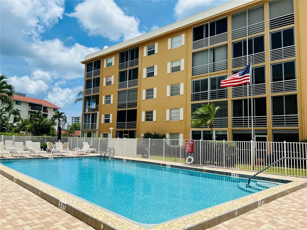 304 GOLFVIEW ROAD #PH7 North Palm Beach, FL 33408
