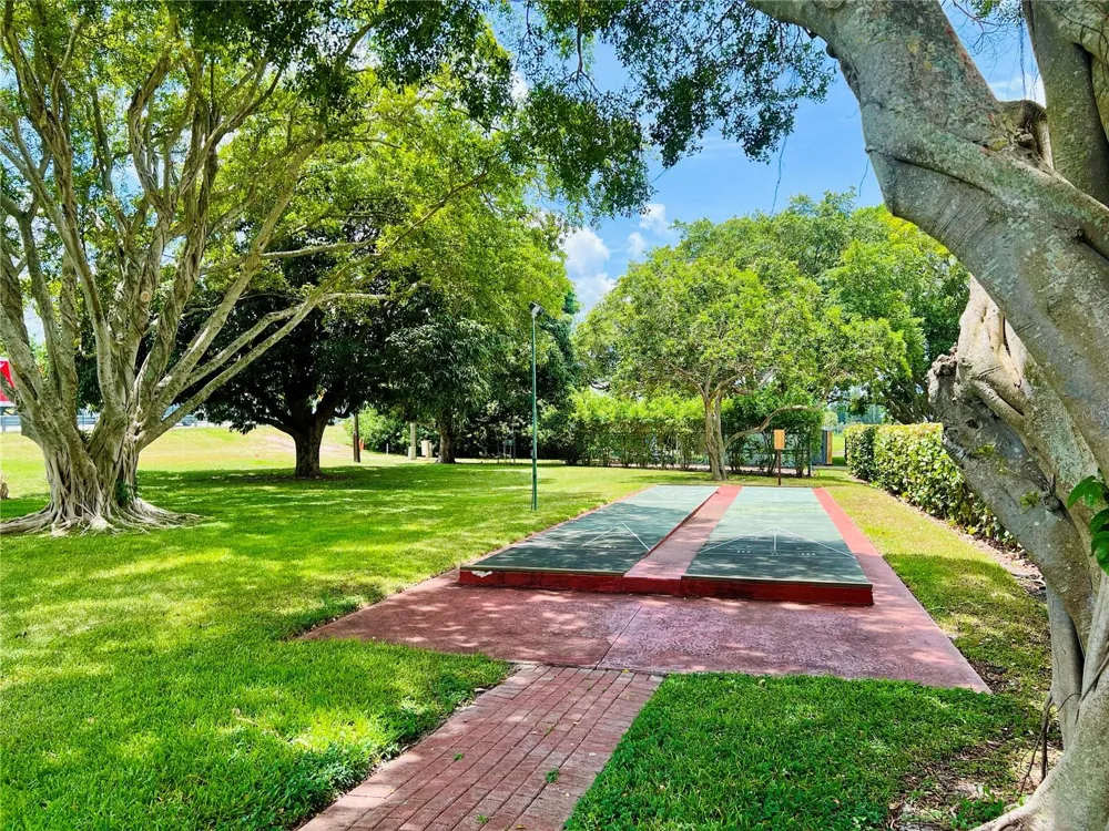 304 GOLFVIEW ROAD #PH7 North Palm Beach, FL 33408