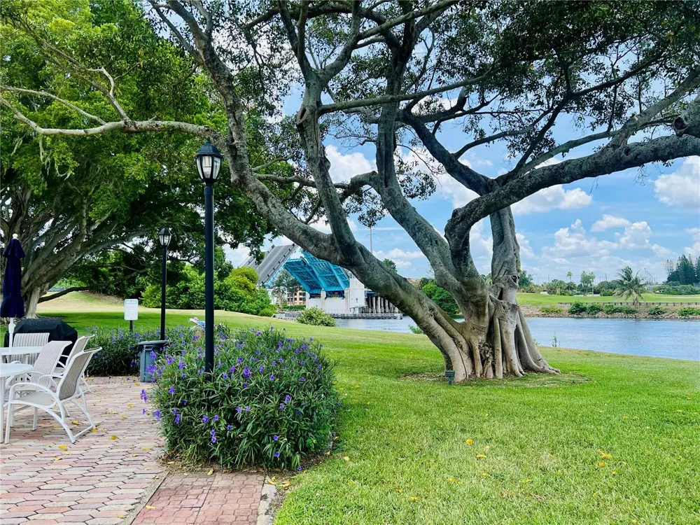 304 GOLFVIEW ROAD #PH7 North Palm Beach, FL 33408