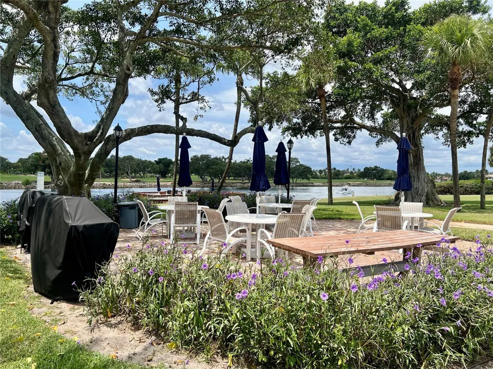 304 GOLFVIEW ROAD #PH7 North Palm Beach, FL 33408