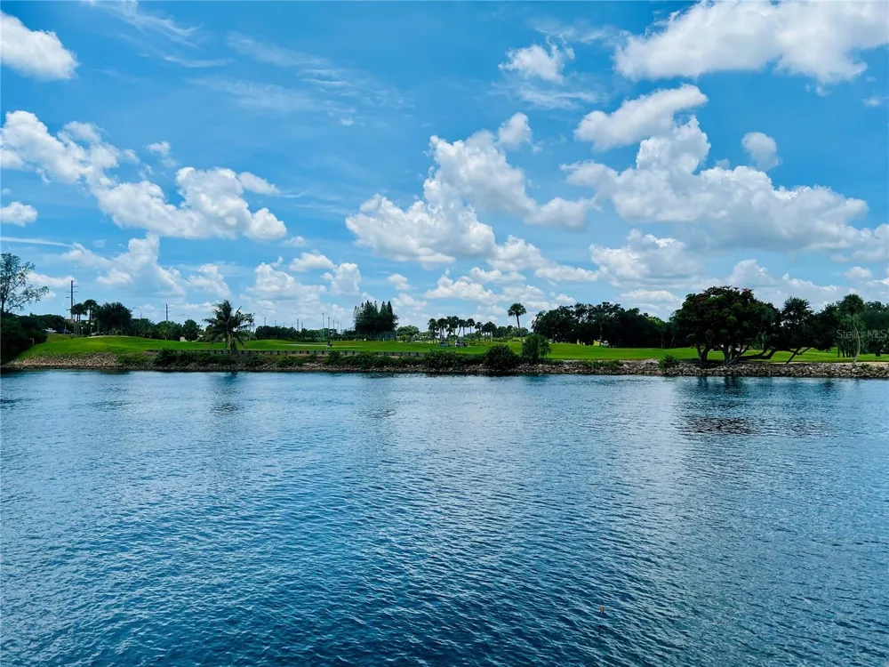 304 GOLFVIEW ROAD #PH7 North Palm Beach, FL 33408