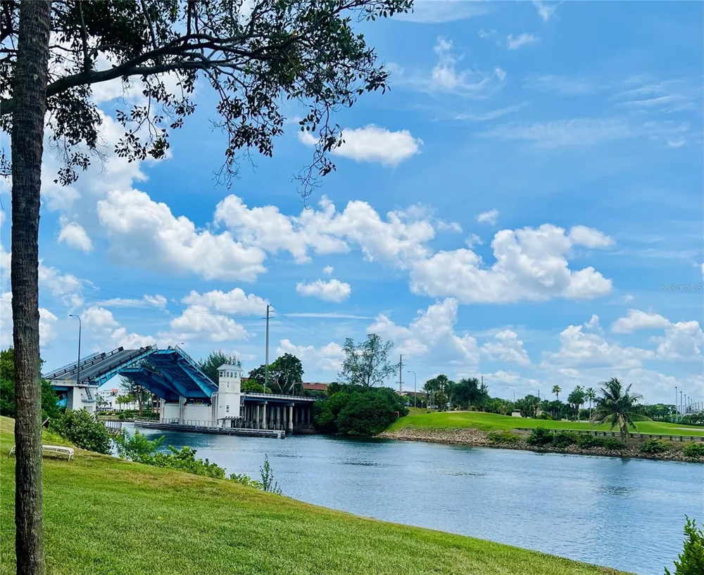 304 GOLFVIEW ROAD #PH7 North Palm Beach, FL 33408
