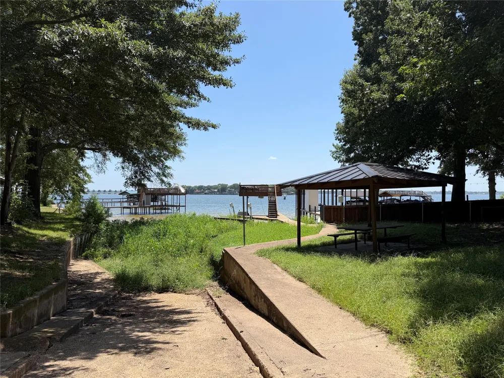 196 Scenic Drive Mabank, TX 75156
