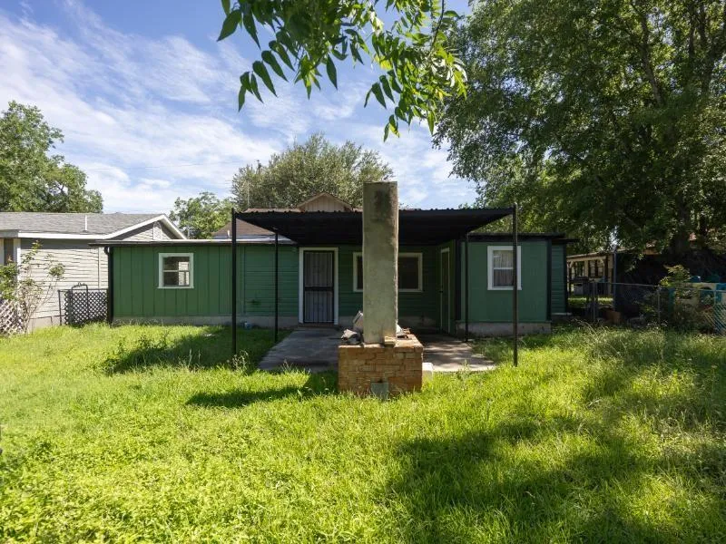3111 Hicks Avenue San Antonio, TX 78210