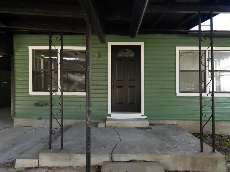 3111 Hicks Avenue San Antonio, TX 78210