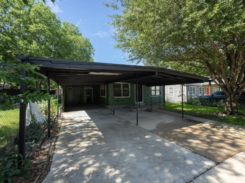 3111 Hicks Avenue San Antonio, TX 78210