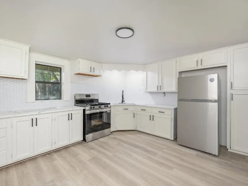 3111 Hicks Avenue San Antonio, TX 78210