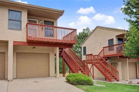 6945 Yellowpine Drive