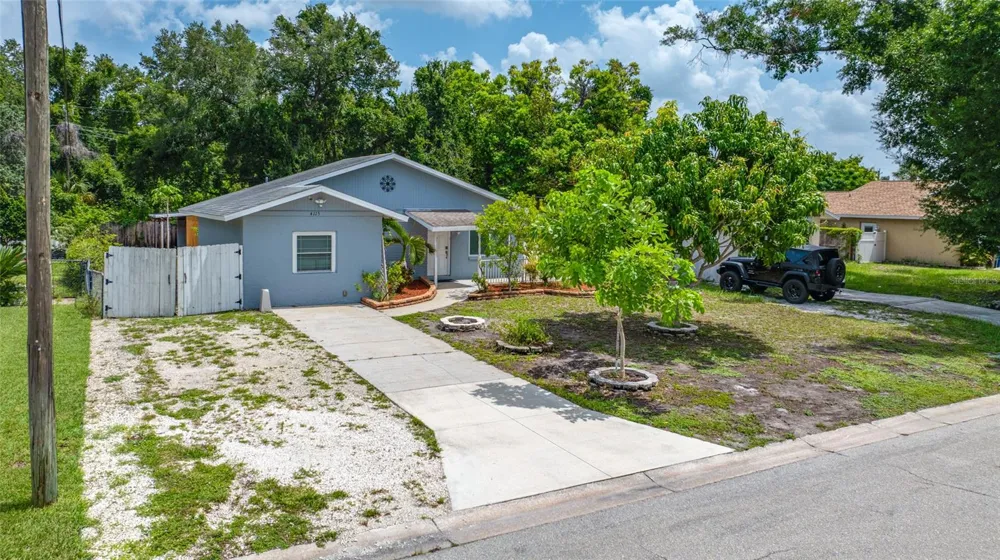 4115 55TH AVENUE DRIVE E Bradenton, FL 34203