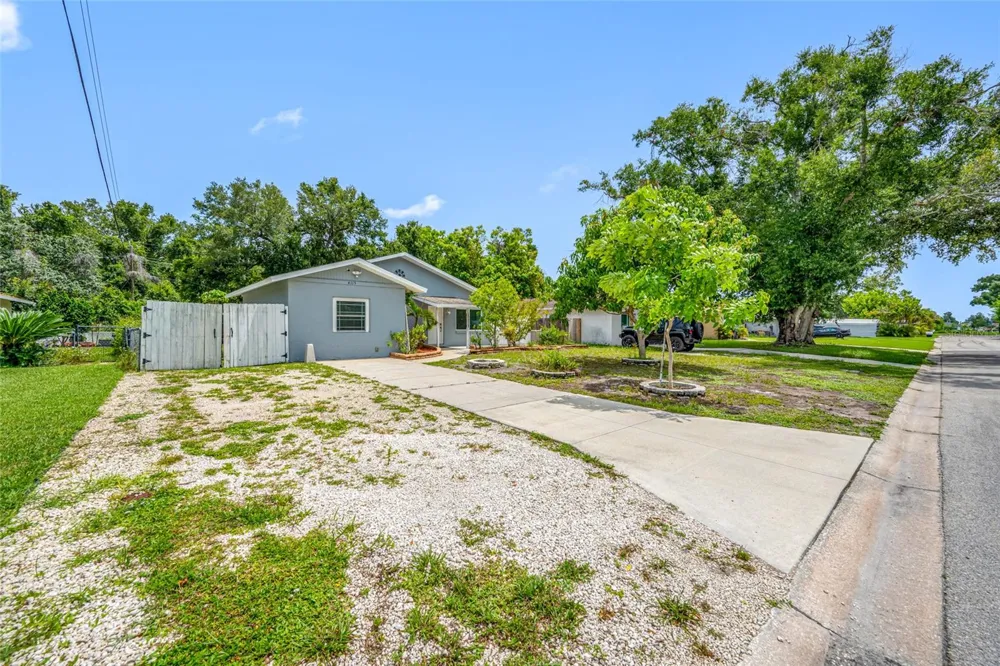 4115 55TH AVENUE DRIVE E Bradenton, FL 34203