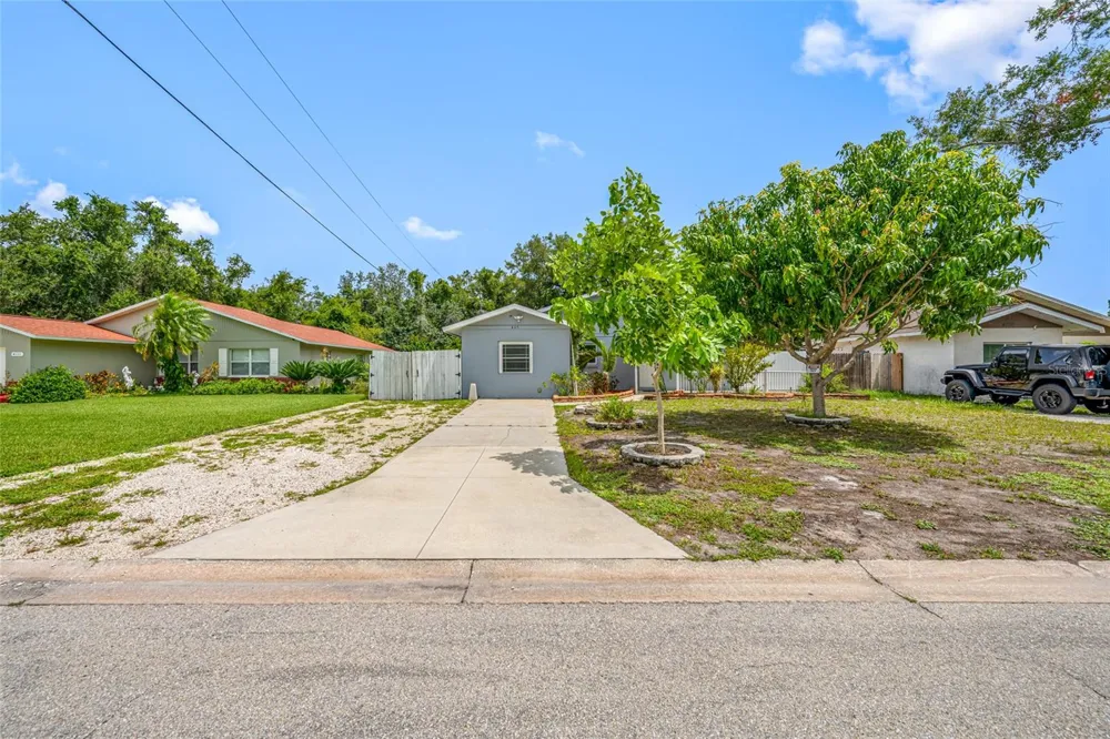 4115 55TH AVENUE DRIVE E Bradenton, FL 34203