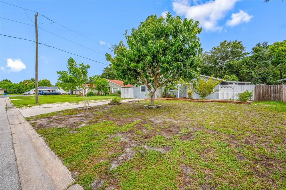 4115 55TH AVENUE DRIVE E Bradenton, FL 34203