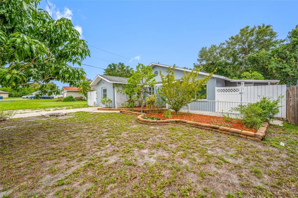 4115 55TH AVENUE DRIVE E Bradenton, FL 34203