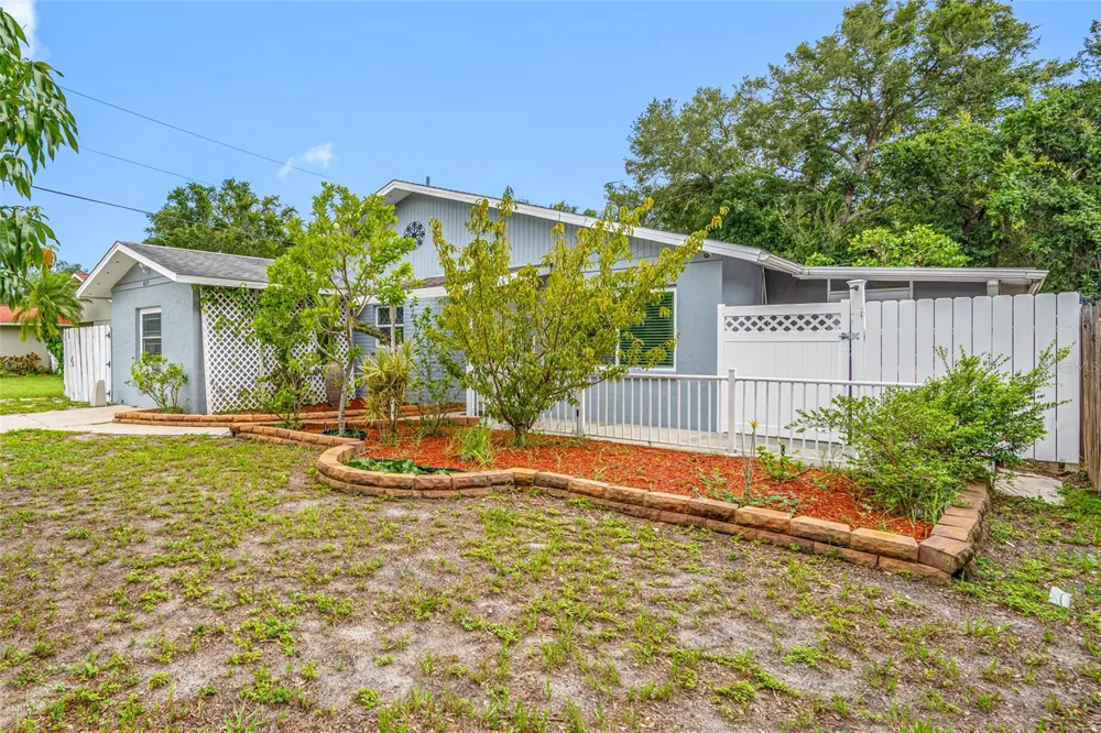 4115 55TH AVENUE DRIVE E Bradenton, FL 34203