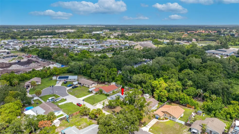 4115 55TH AVENUE DRIVE E Bradenton, FL 34203
