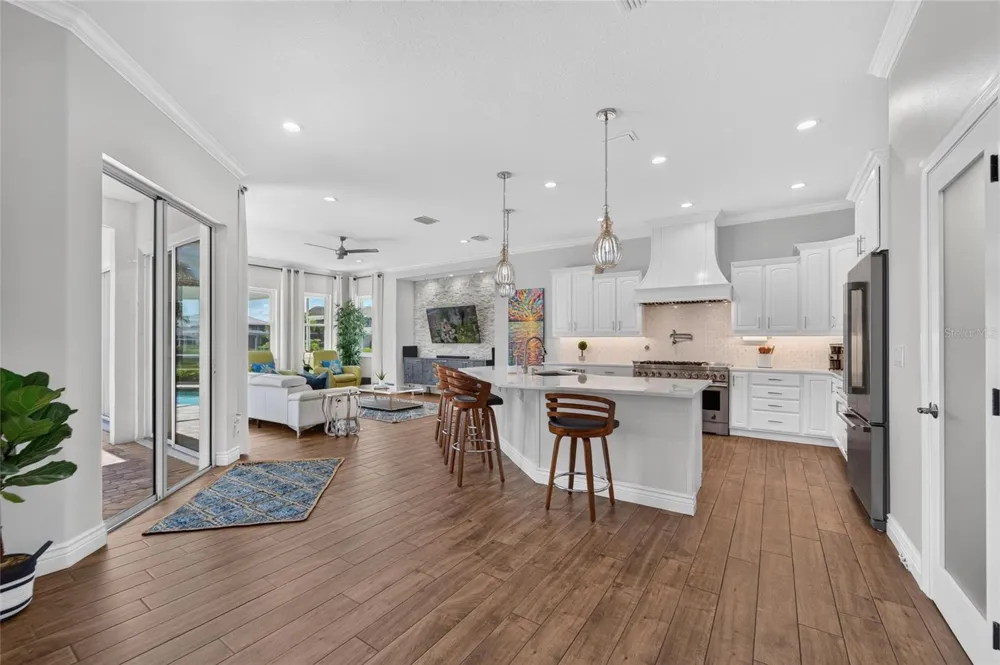 6203 MARBELLA BOULEVARD Apollo Beach, FL 33572