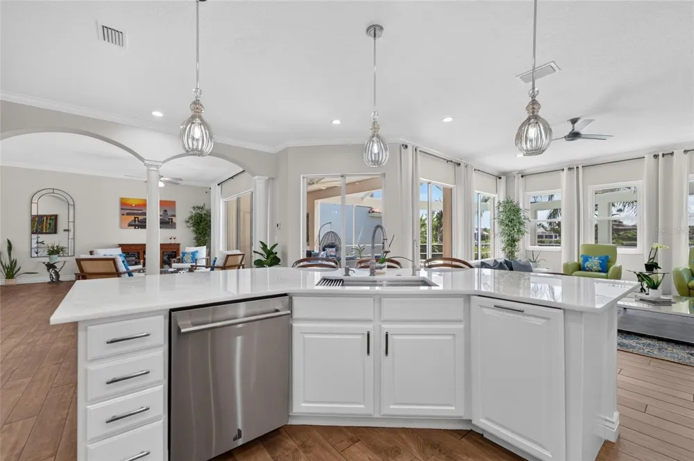 6203 MARBELLA BOULEVARD Apollo Beach, FL 33572