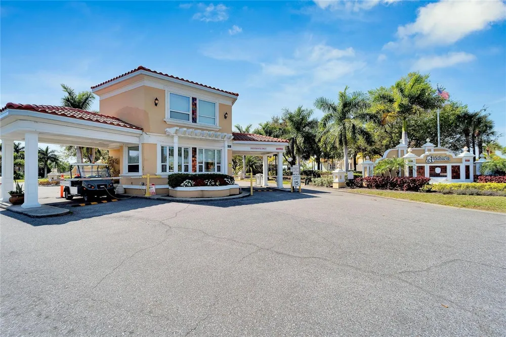 6203 MARBELLA BOULEVARD Apollo Beach, FL 33572