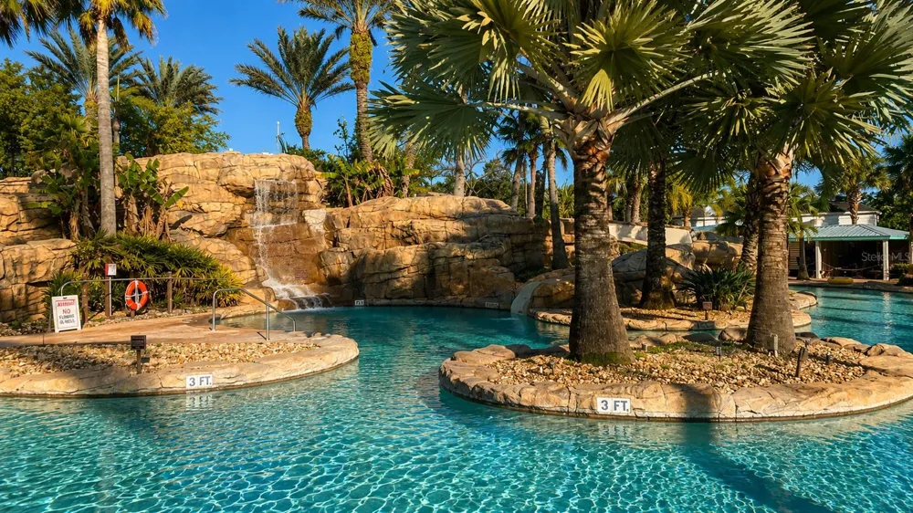 560 MUIRFIELD LOOP Reunion, FL 34747