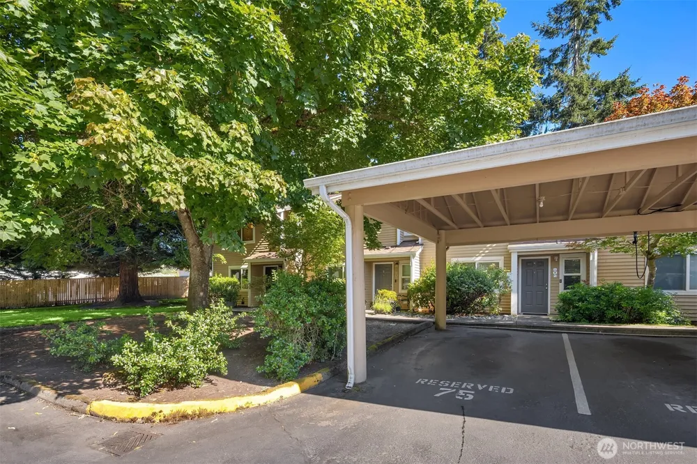 1227 S 238th Lane #804 Des Moines, WA 98198