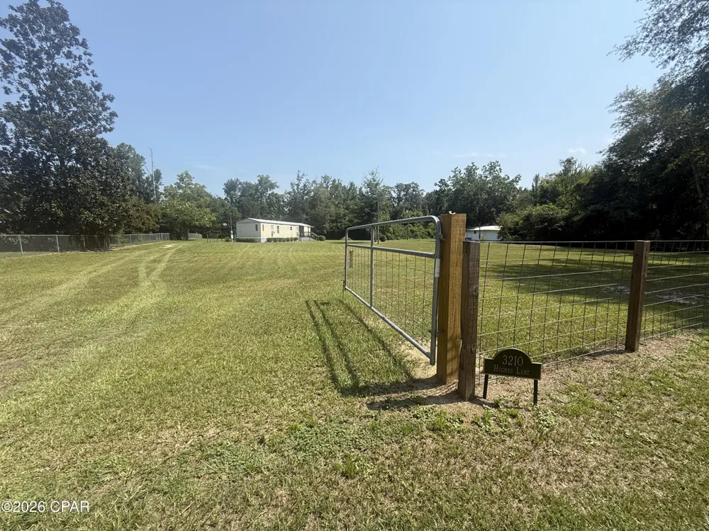 3210 Hughes Lane Cottondale, FL 32431