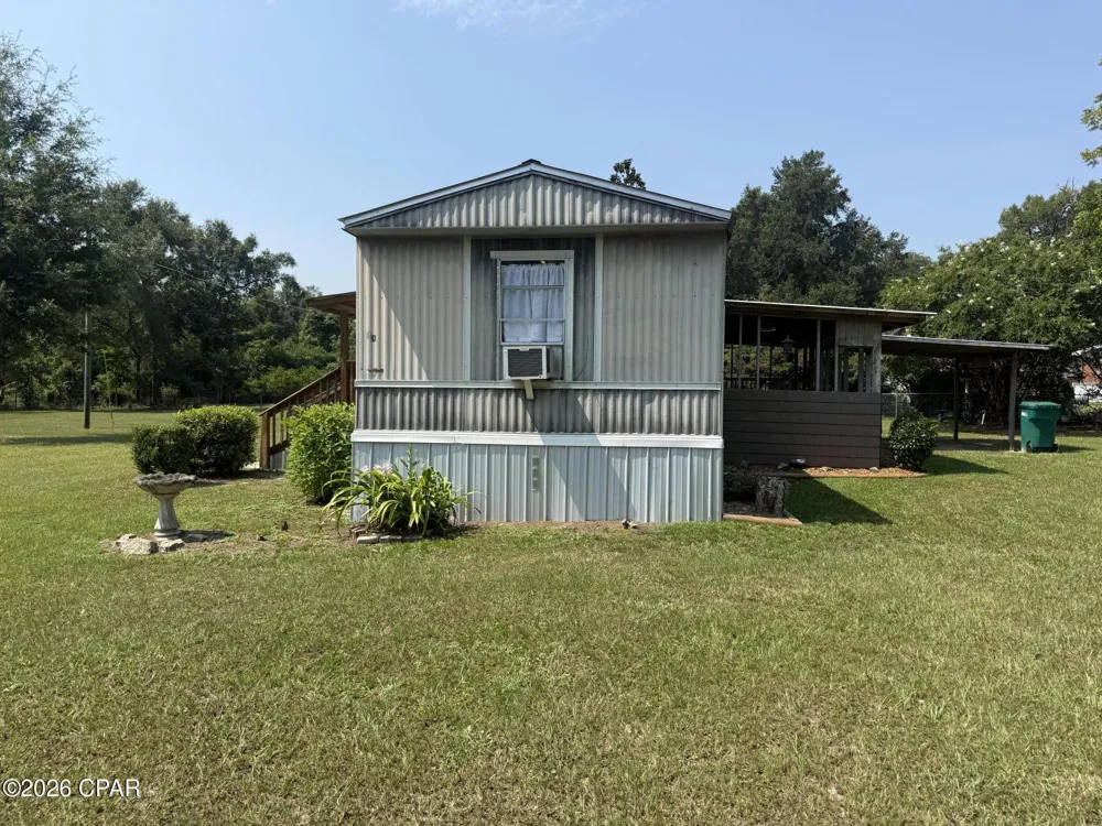3210 Hughes Lane Cottondale, FL 32431