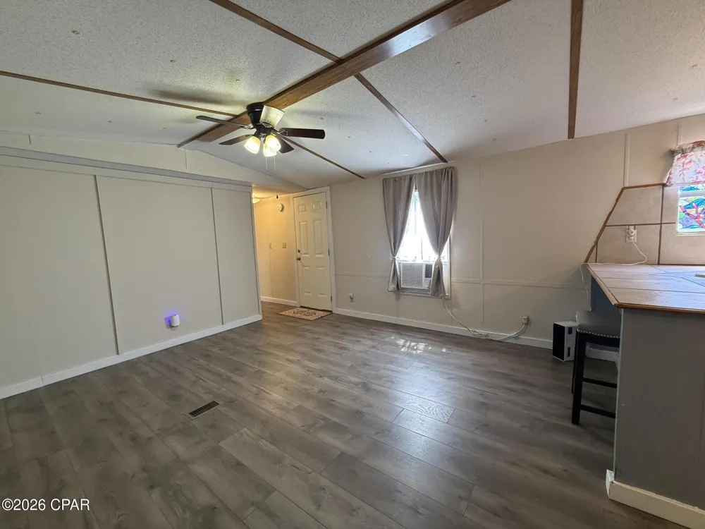 3210 Hughes Lane Cottondale, FL 32431