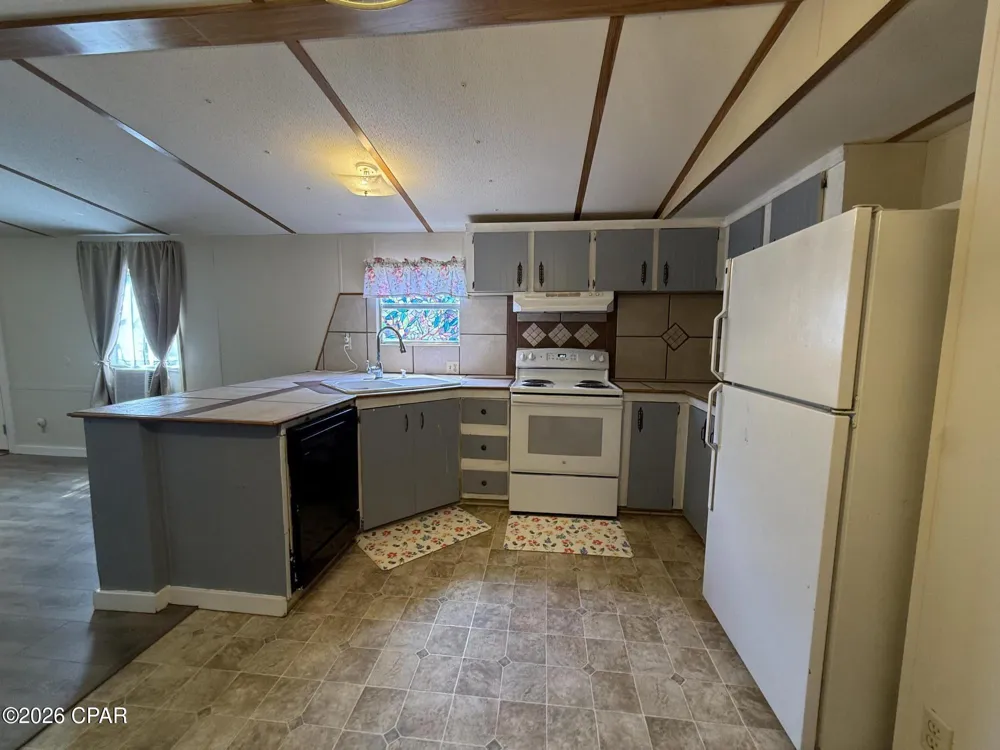 3210 Hughes Lane Cottondale, FL 32431