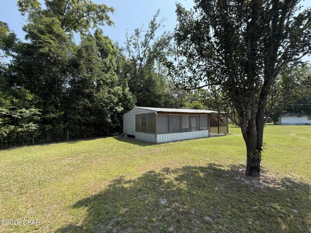 3210 Hughes Lane Cottondale, FL 32431